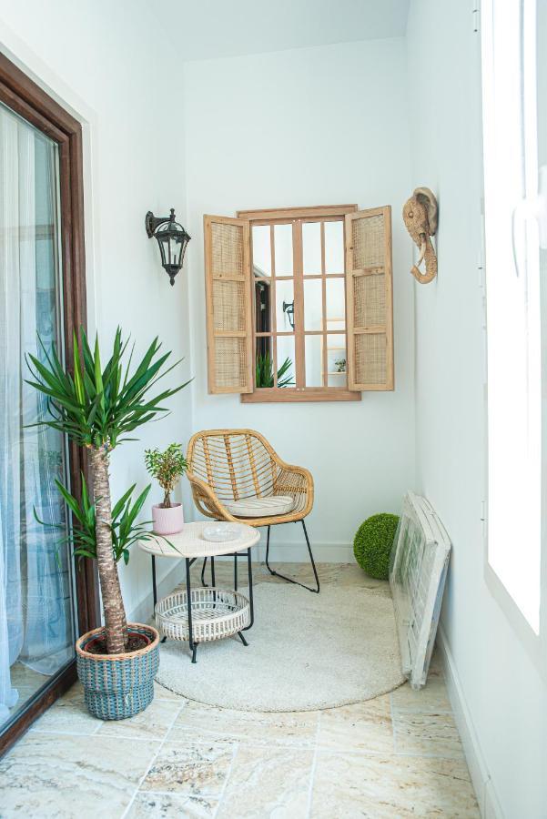 Laura Apartment Puerto Valencia Exteriör bild