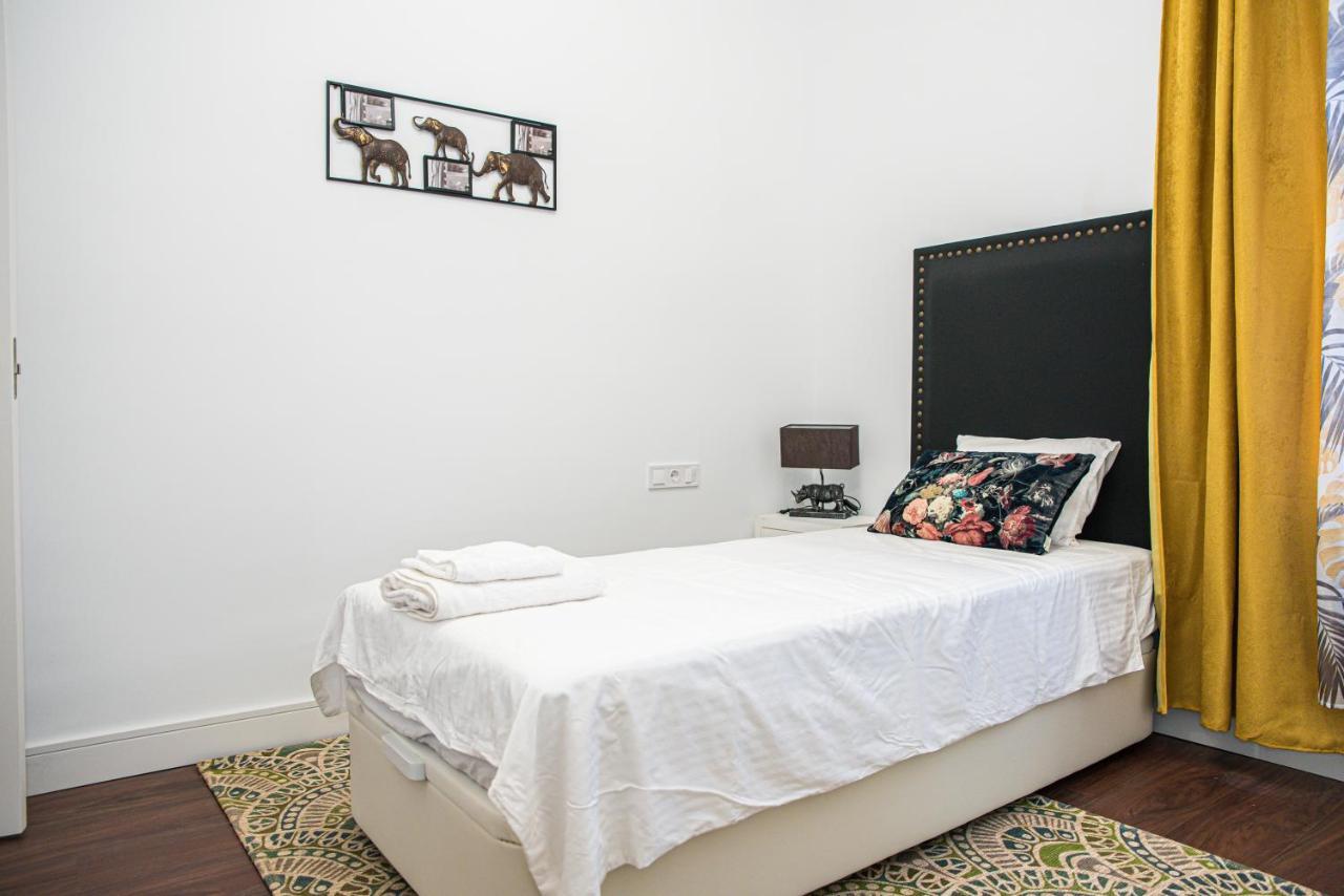 Laura Apartment Puerto Valencia Exteriör bild